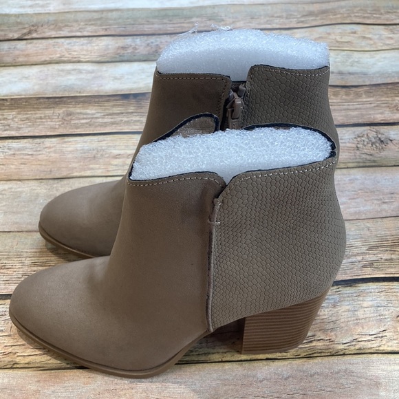 Sun Stone Graceyy Booties NWT - Picture 5 of 7